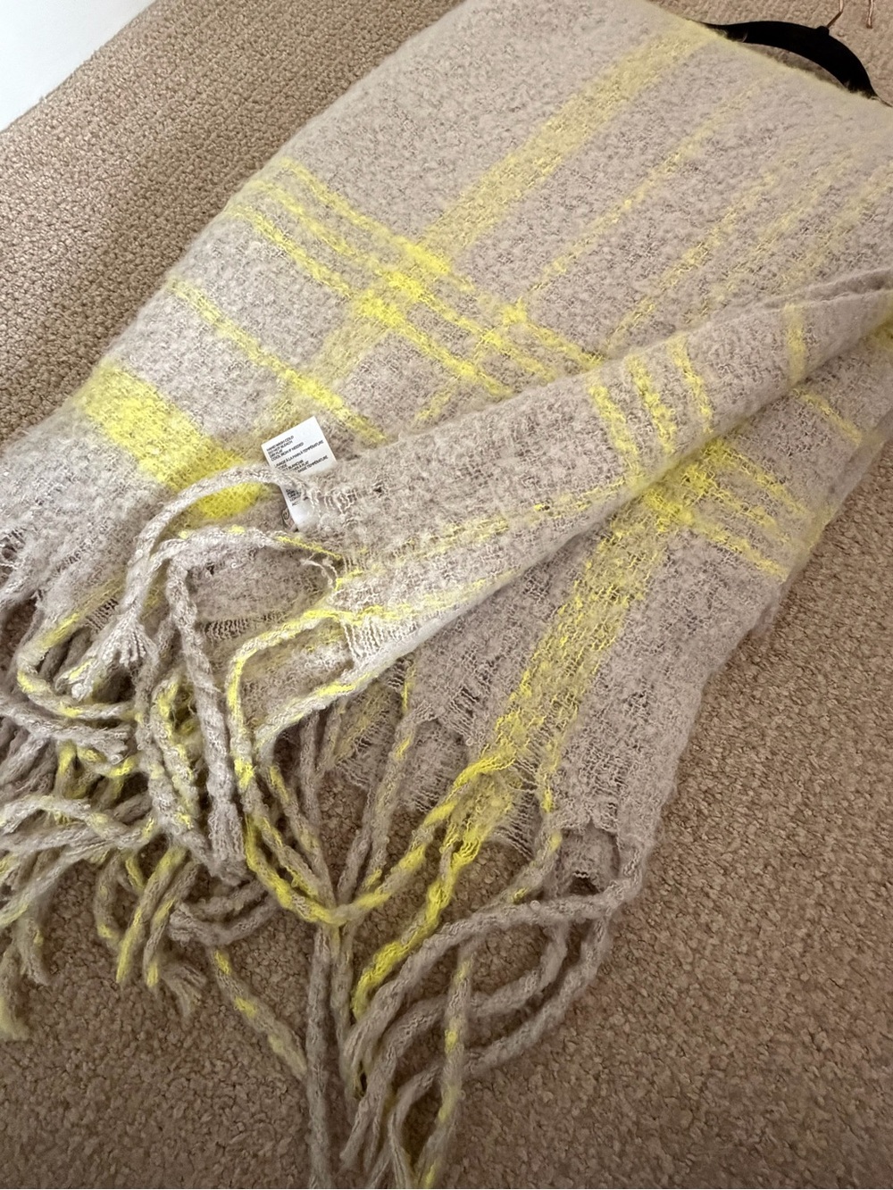 Free People Oversized Plaid Blanket Scarf Gray Neon Yellow Fringe Boho - Picture 5 of 5